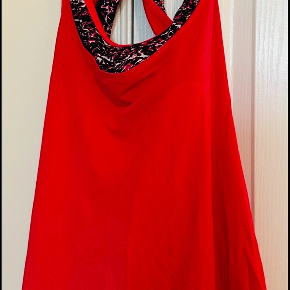 Lululemon racerback Red Sleeveless Tank size 6 with Patterned Trim built‎ in bra - Picture 1 of 4